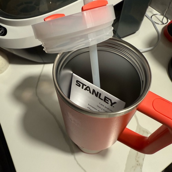 Stanley Coral Quencher H2.0 Tumbler - Picture 4 of 4